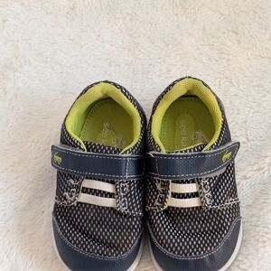 Great Condition: See Kai Run Basics Toddler Sneakers Kids 6